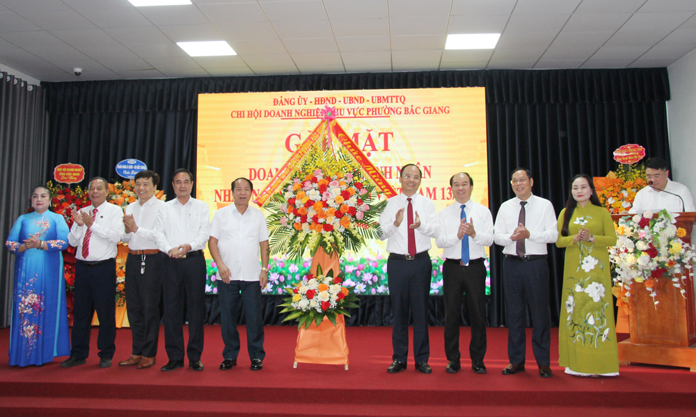  Phường Bắc Giang: Gặp mặt, tôn vinh doanh nghiệp, doanh nhân 